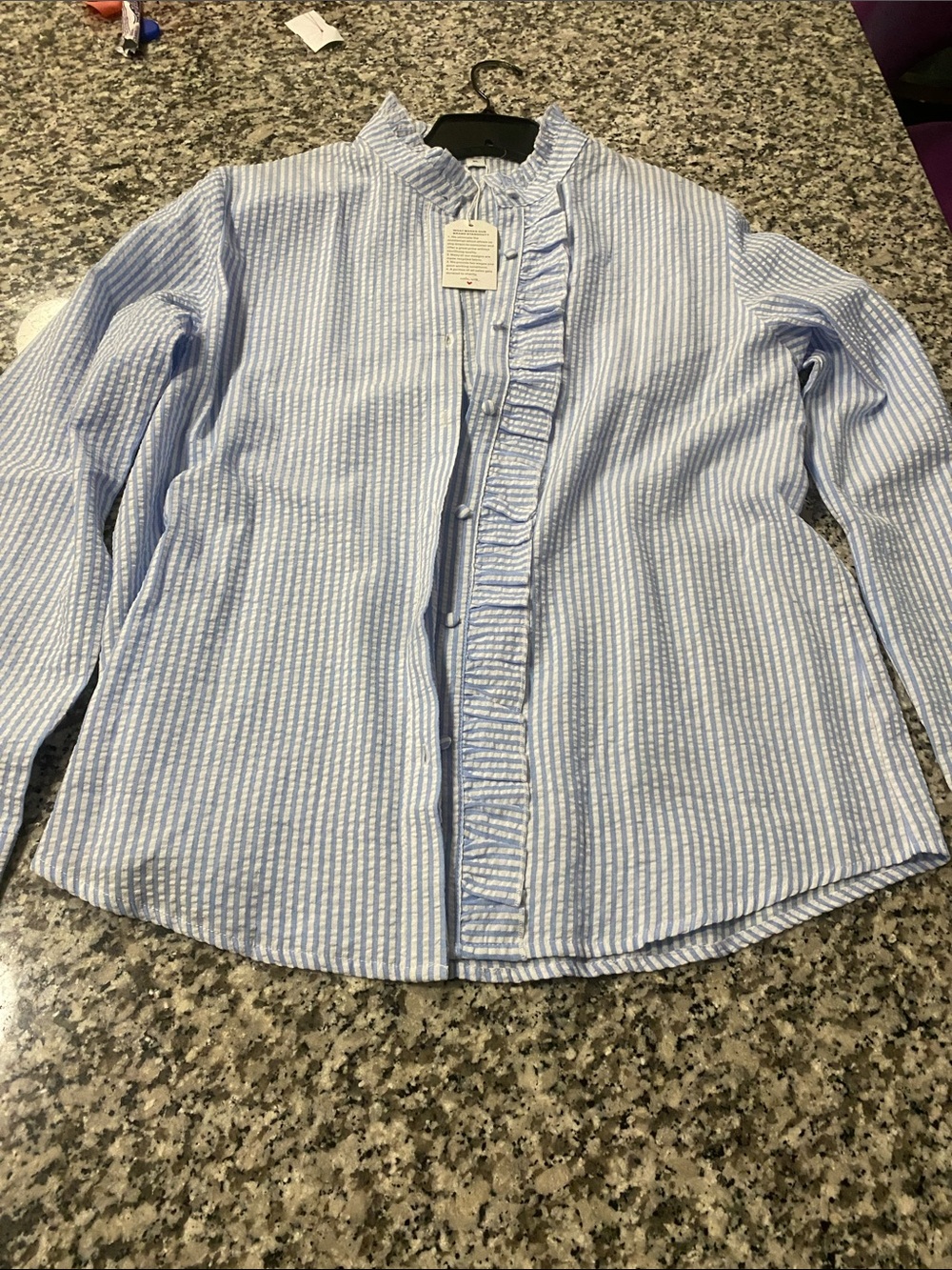 Women's seersucker long sleeve top new never worn
